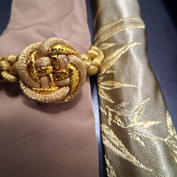 Asian Night 4 Piece Setting - Picture 5 of 7